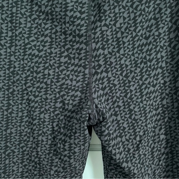 Old Navy Active Leggings M EUC - Picture 7 of 8